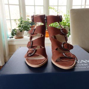 SUNDANCE GeeWawa Romi Strap Sandals 6.5 / 7  New in box
